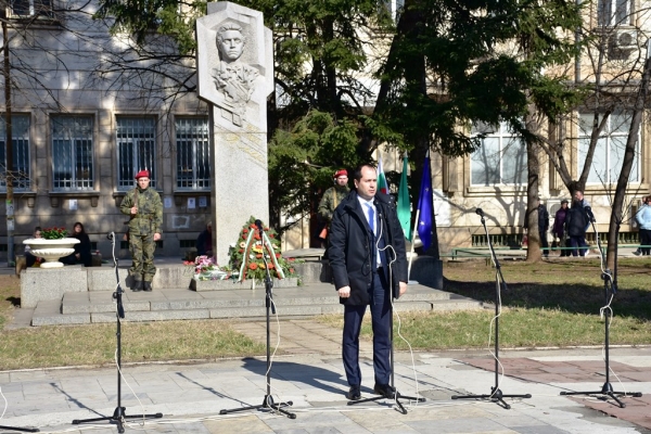 Калин Каменов: „Гордейте се, че сте българи всеки ден!“