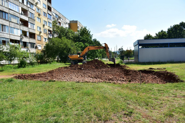 Започна изграждането на нова улица и паркинг в ж.к. „Дъбника“