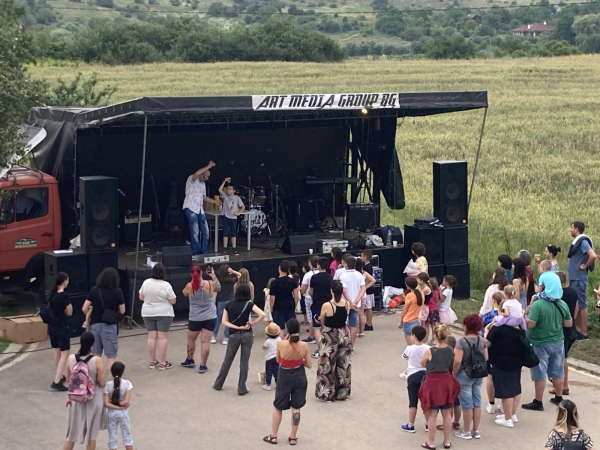 В село Опицвет се проведе първото издание на Опи Рок Фест